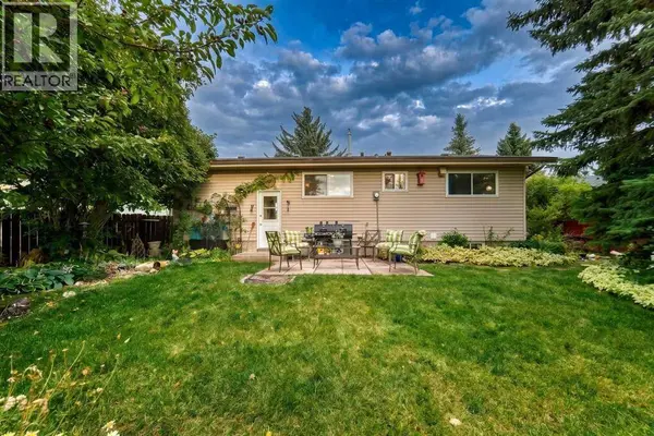 631 Brookpark Drive SW, Calgary, AB T2W2P8