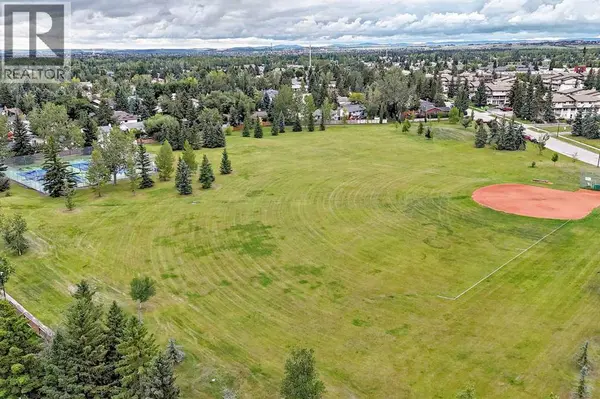 631 Brookpark Drive SW, Calgary, AB T2W2P8