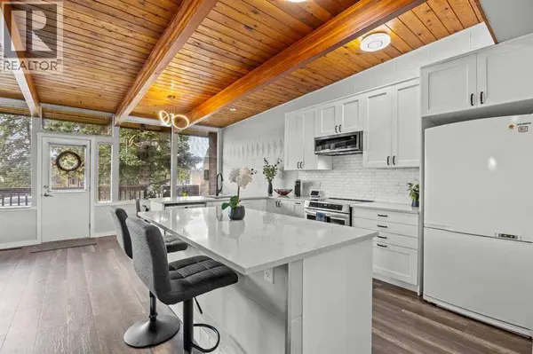 3910 12 Avenue SW, Calgary, AB T3C0S8