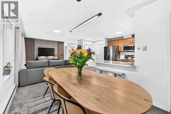 369 Rocky Vista PARK NW #302, Calgary, AB T3G5K7