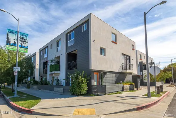 11594 Riverside DR, Valley Village, CA 91607