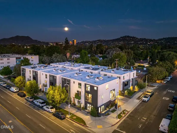 11594 Riverside DR, Valley Village, CA 91607