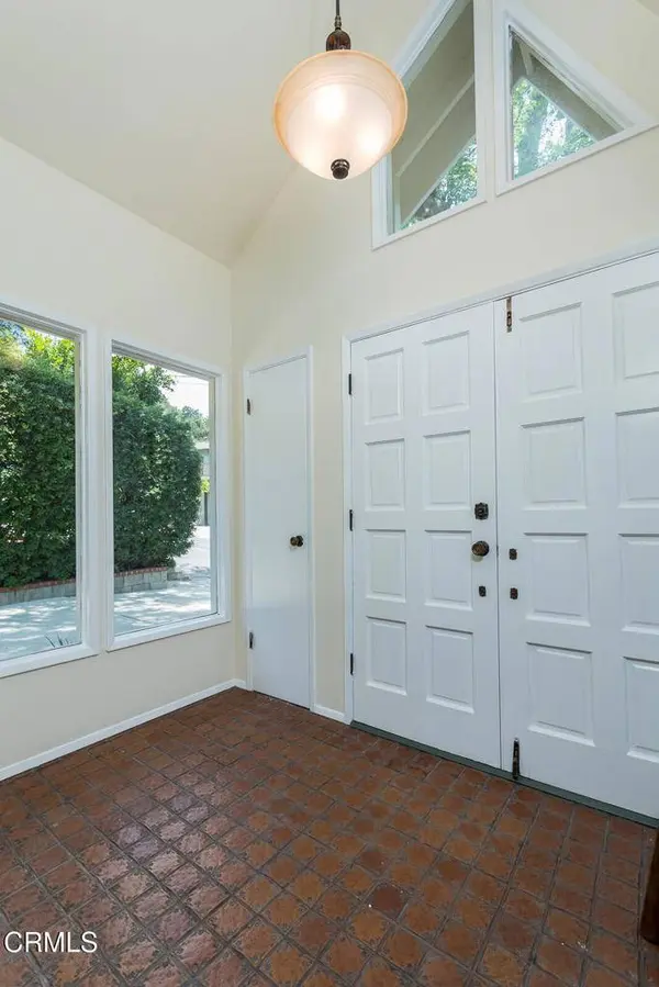423 Devonshire LN, Glendale, CA 91206