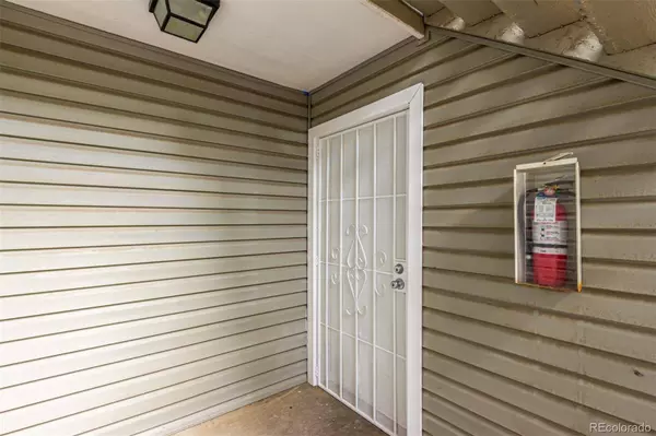 910 S Walden ST #106, Aurora, CO 80017