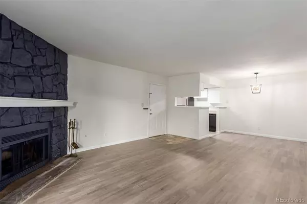 910 S Walden ST #106, Aurora, CO 80017