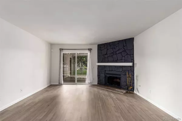 910 S Walden ST #106, Aurora, CO 80017