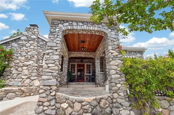 902 E Olive AVE, Burbank, CA 91501