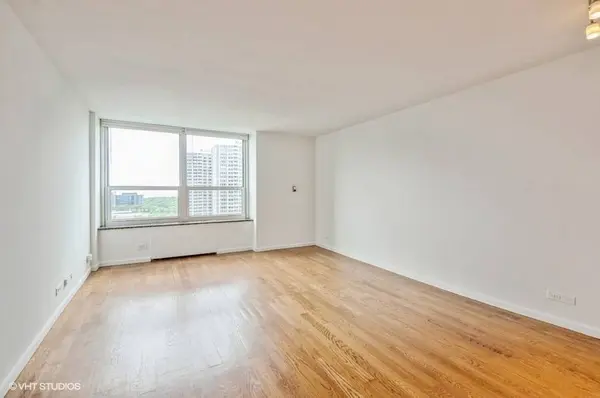 720 W Gordon TER #18E, Chicago, IL 60613