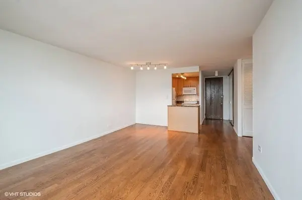 720 W Gordon TER #18E, Chicago, IL 60613