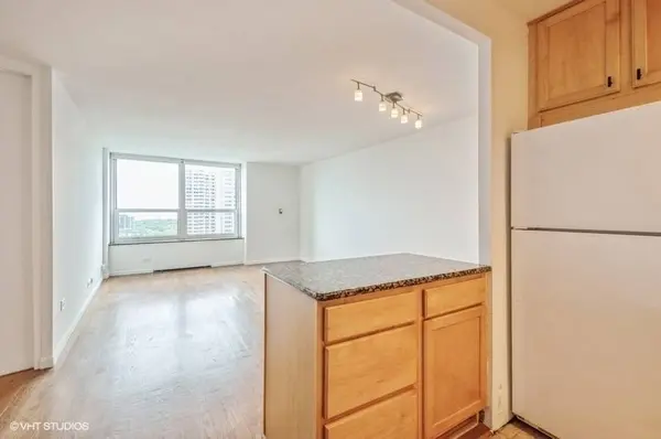 720 W Gordon TER #18E, Chicago, IL 60613