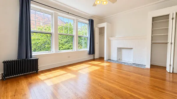 2311 N Commonwealth AVE #3W, Chicago, IL 60614