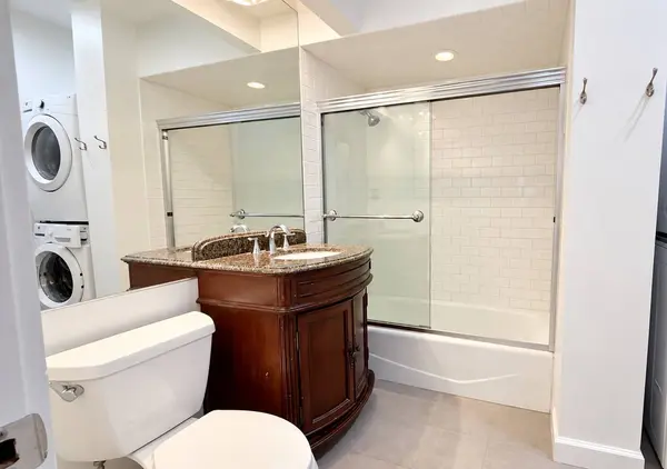 2311 N Commonwealth AVE #3W, Chicago, IL 60614