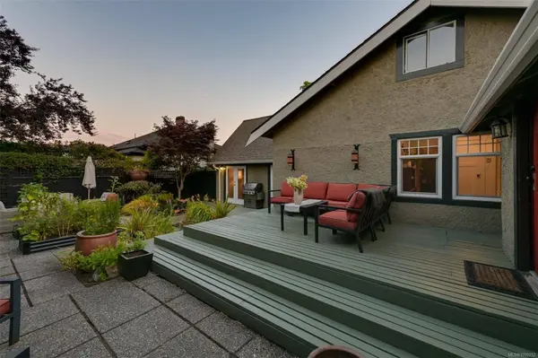 1506 McRae Ave, Saanich, BC V8P 1G5