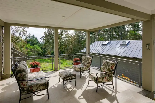 4801 Excelsior Rd, Saanich, BC V9E 2E5