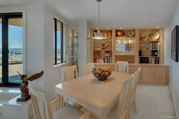 225 Belleville St #1102, Victoria, BC V8V 4T9