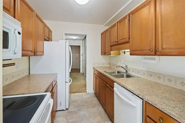 1149 Rockland Ave #108, Victoria, BC V8V 4T5