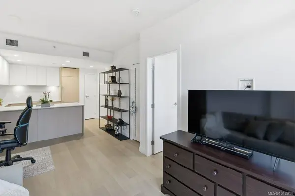 1100 Yates St ##606, Victoria, BC V8V 0H5