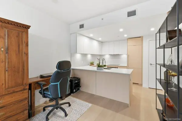 1100 Yates St ##606, Victoria, BC V8V 0H5