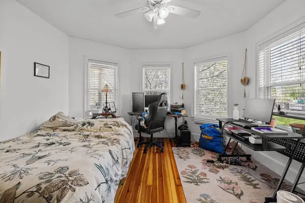28 Edison Grn #B, Boston, MA 02125