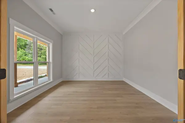 185 N Greenway Drive, Trinity, AL 35763