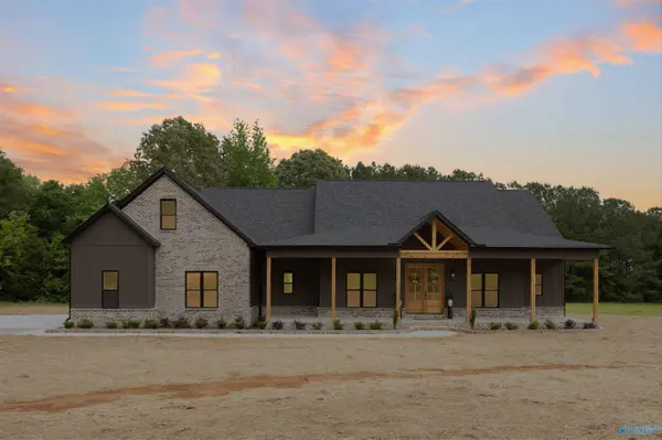 185 N Greenway Drive, Trinity, AL 35763