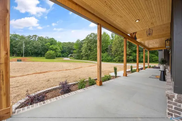 185 N Greenway Drive, Trinity, AL 35763