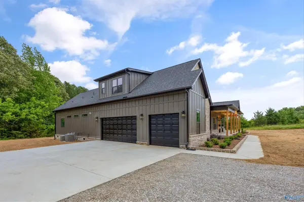 185 N Greenway Drive, Trinity, AL 35763