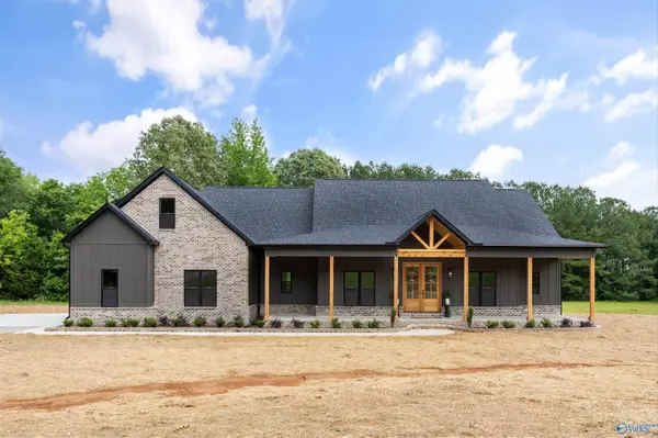 185 N Greenway Drive, Trinity, AL 35763