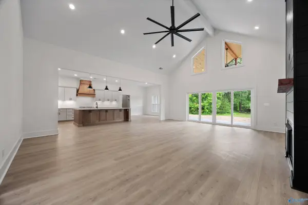 185 N Greenway Drive, Trinity, AL 35763