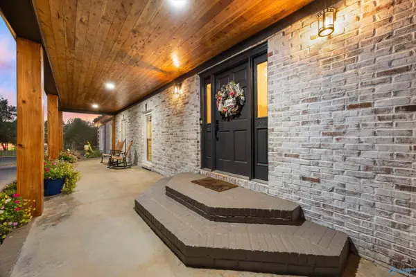 205 Lindsay Lane S, Athens, AL 35613