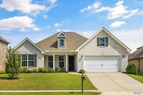206 NW Dustin Lane