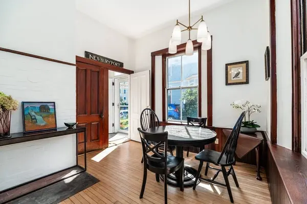54 Kent St #A, Newburyport, MA 01950