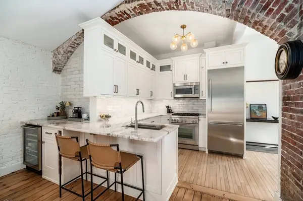 54 Kent St #A, Newburyport, MA 01950