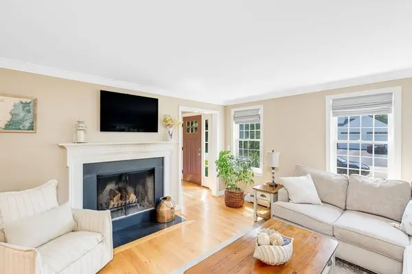5 Virginia Ave, Newburyport, MA 01950