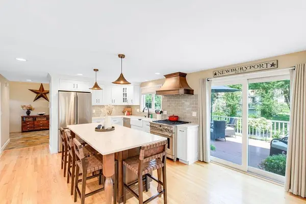 5 Virginia Ave, Newburyport, MA 01950