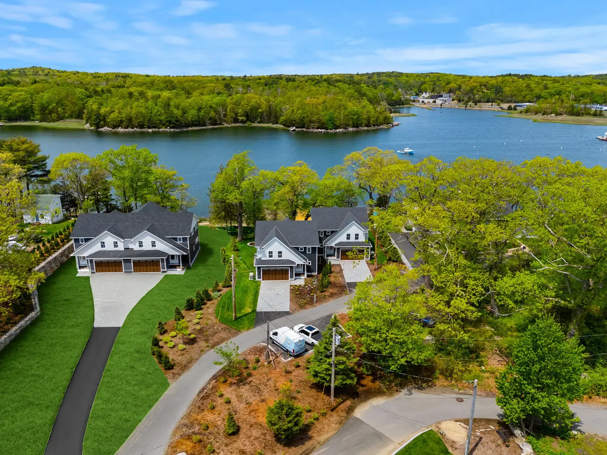 6 Stanwood Pt #Unit B, Gloucester, MA 01930-2447