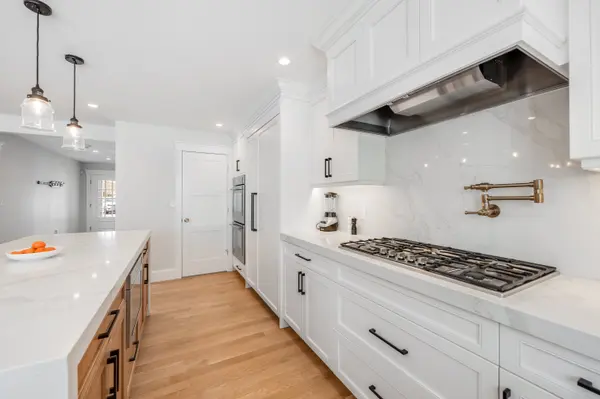 6 Stanwood Point, Unit B, MA
