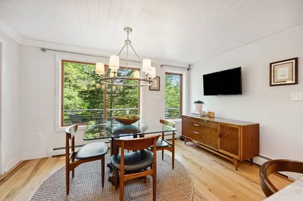 15 Youngs Rd, Gloucester, MA 01930