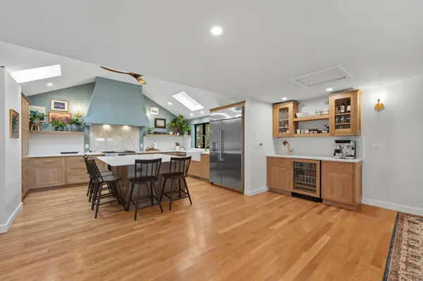 4 Ciaramitaro Ct, Gloucester, MA 01930-1221