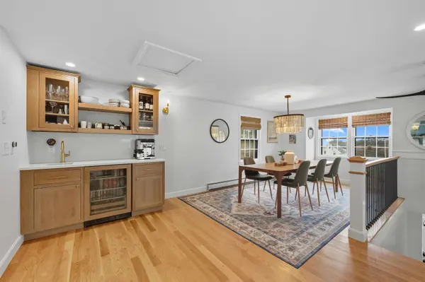 4 Ciaramitaro Ct, Gloucester, MA 01930-1221