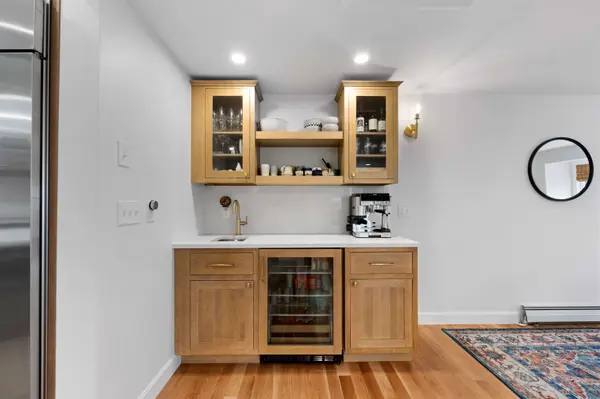 4 Ciaramitaro Ct, Gloucester, MA 01930-1221