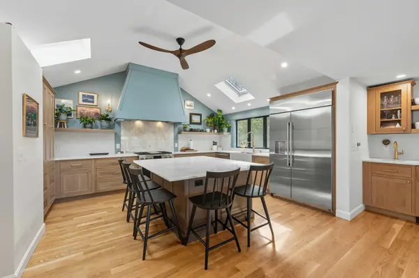 4 Ciaramitaro Ct, Gloucester, MA 01930-1221