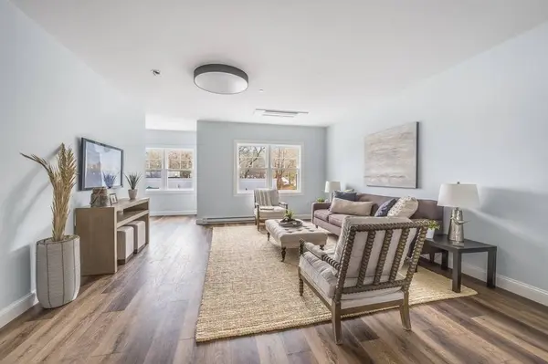 451 Essex St #4, Beverly, MA 01915