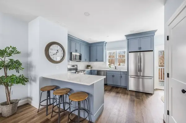 451 Essex St #4, Beverly, MA 01915
