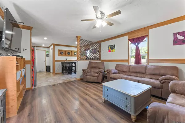 19290 Palmer Rd, Livingston, LA 70754