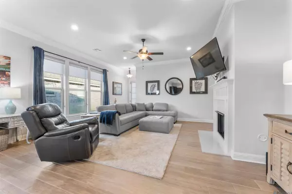 9950 Ashby Ln, Denham Springs, LA 70726