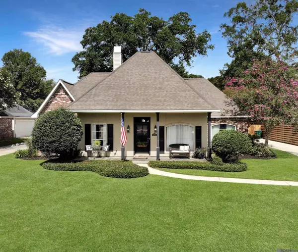 1636 River Run Dr, Denham Springs, LA 70726