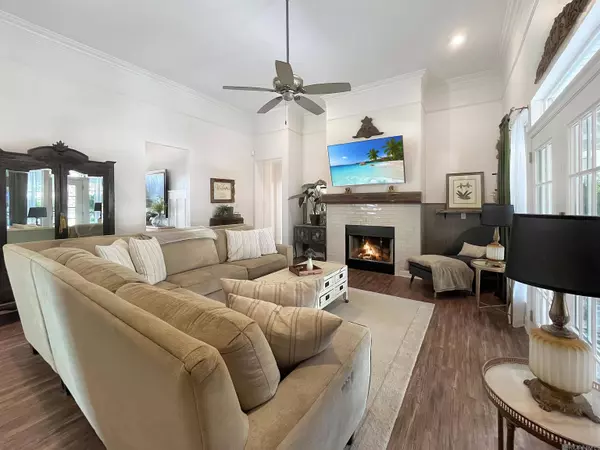 1636 River Run Dr, Denham Springs, LA 70726