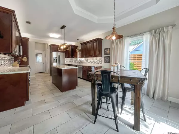 1636 River Run Dr, Denham Springs, LA 70726