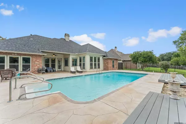 39359 Lakeland Ave, Prairieville, LA 70769